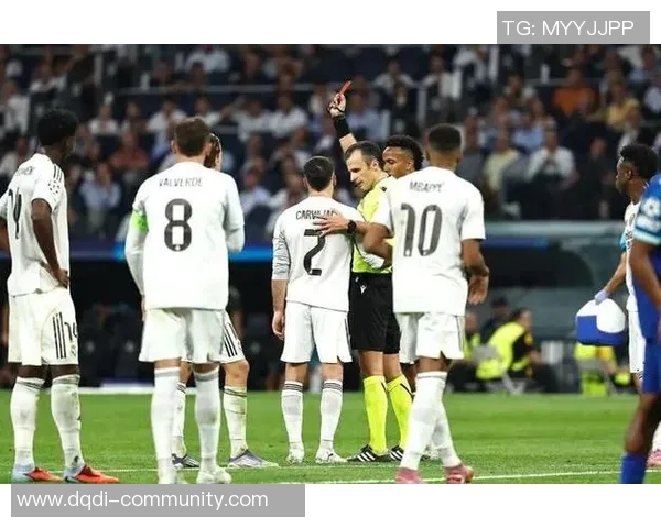 英超激战：多特蒙德大胜皇马红牌争议引发全场热议