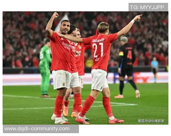 本菲卡惊天逆转巴萨4-3绝杀瞬间引发争议判罚全场沸腾